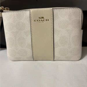 Coach Corner Zip Wristlet Signature Canvas Stripe in the Sand Chalk color